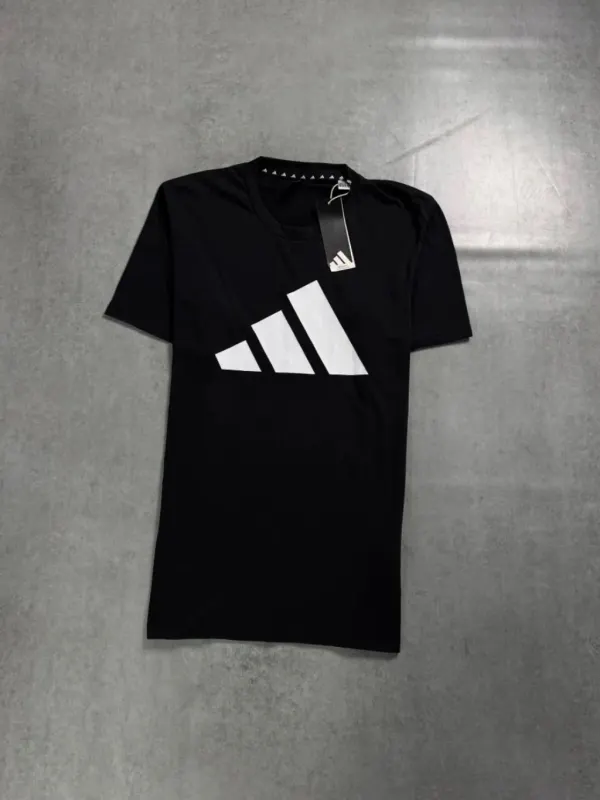 CAMISETA ADIDAS BIG LOGO PRETA