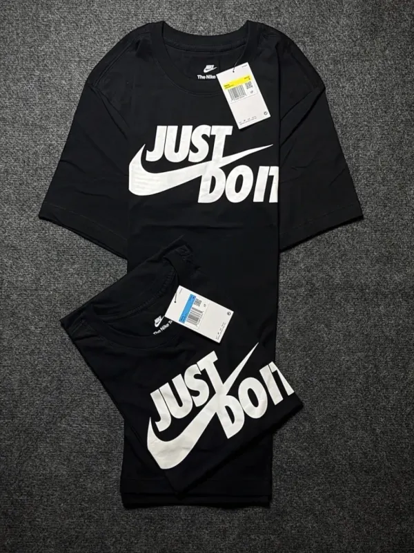 CAMISETA NIKE SPORTWEAR PRETA