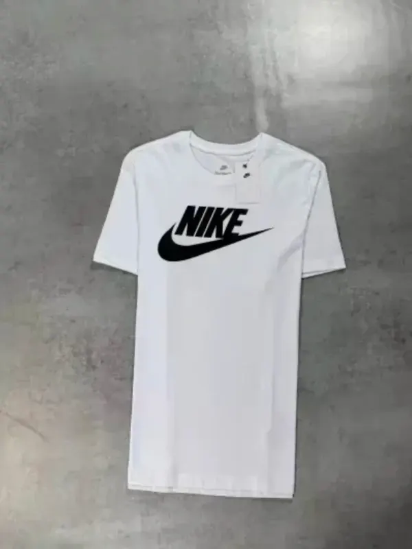 CAMISETA NIKE SPORTWEAR BRANCA